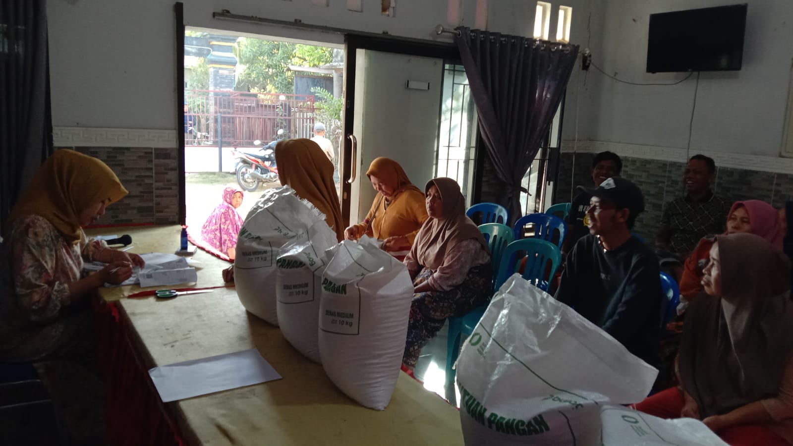 Pemdes Gapuk Tuntaskan Empat Tahap BANPANG, Batu Mulya Terima Alokasi Terakhir